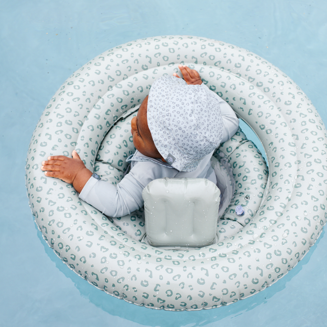 baby-float-groen-panterprint-swim-essentials-1