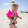 zwembandjes-0-2-jaar-neon-roze-swim-essentials-2